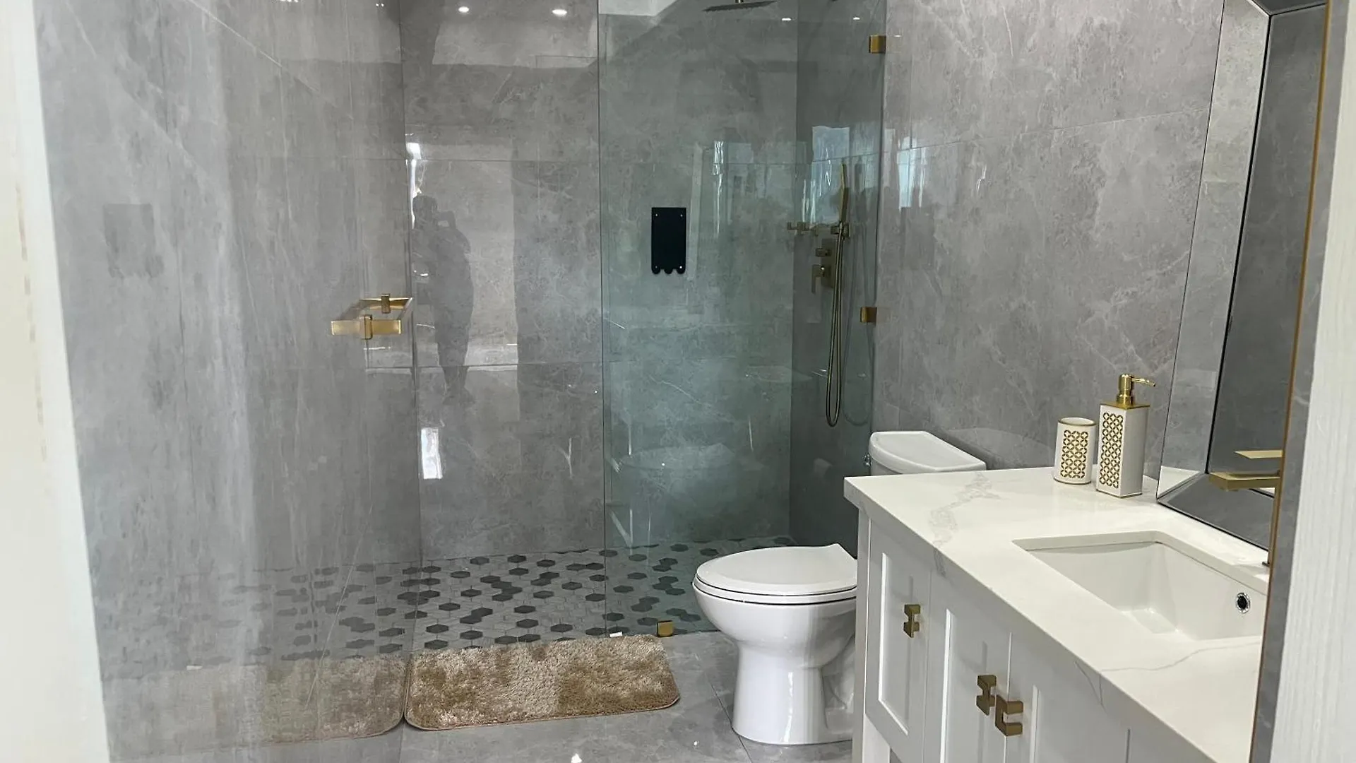 Apartment Exquisitely Threadfall Cane Garden Bay